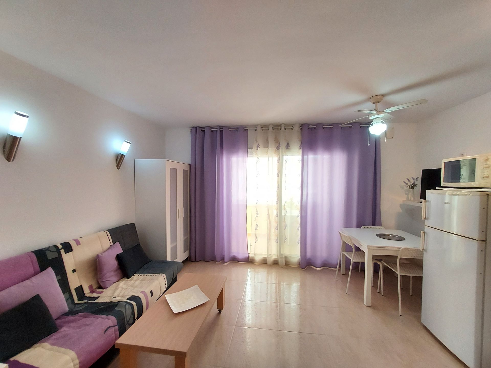 Dormitori de Estudi en venda en El Vendrell amb Terrassa, Moblat i Rentadora