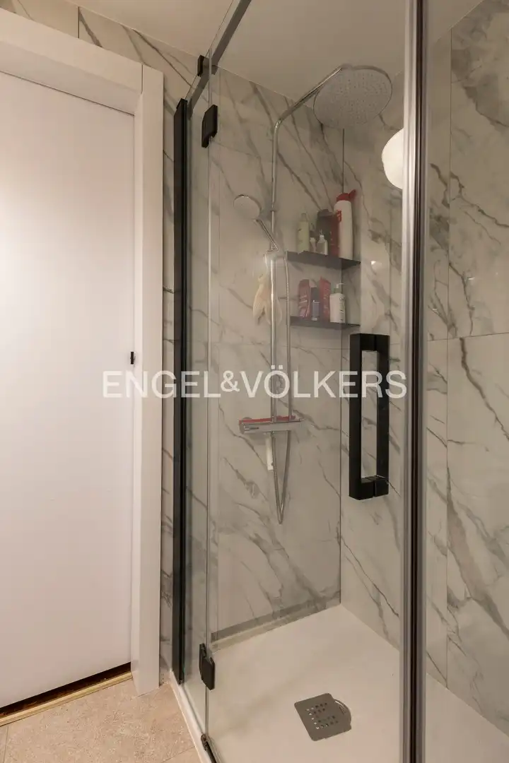 Bathroom of Flat for rent in Madrid  with Air Conditioner, Heating and Terrace