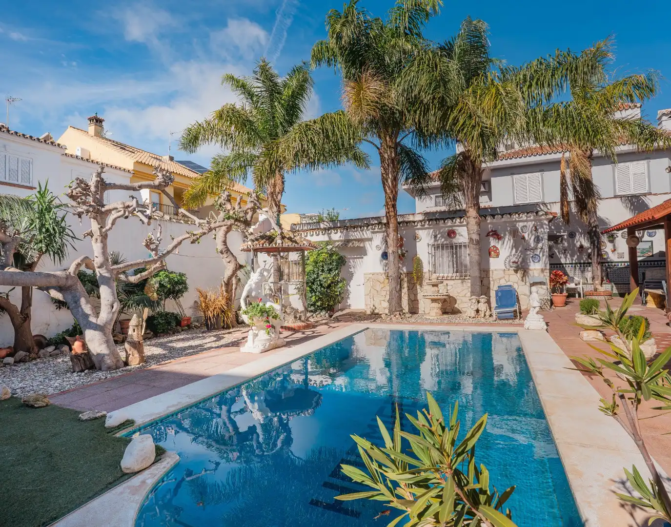 Chalet con piscina en venta en Los Pacos