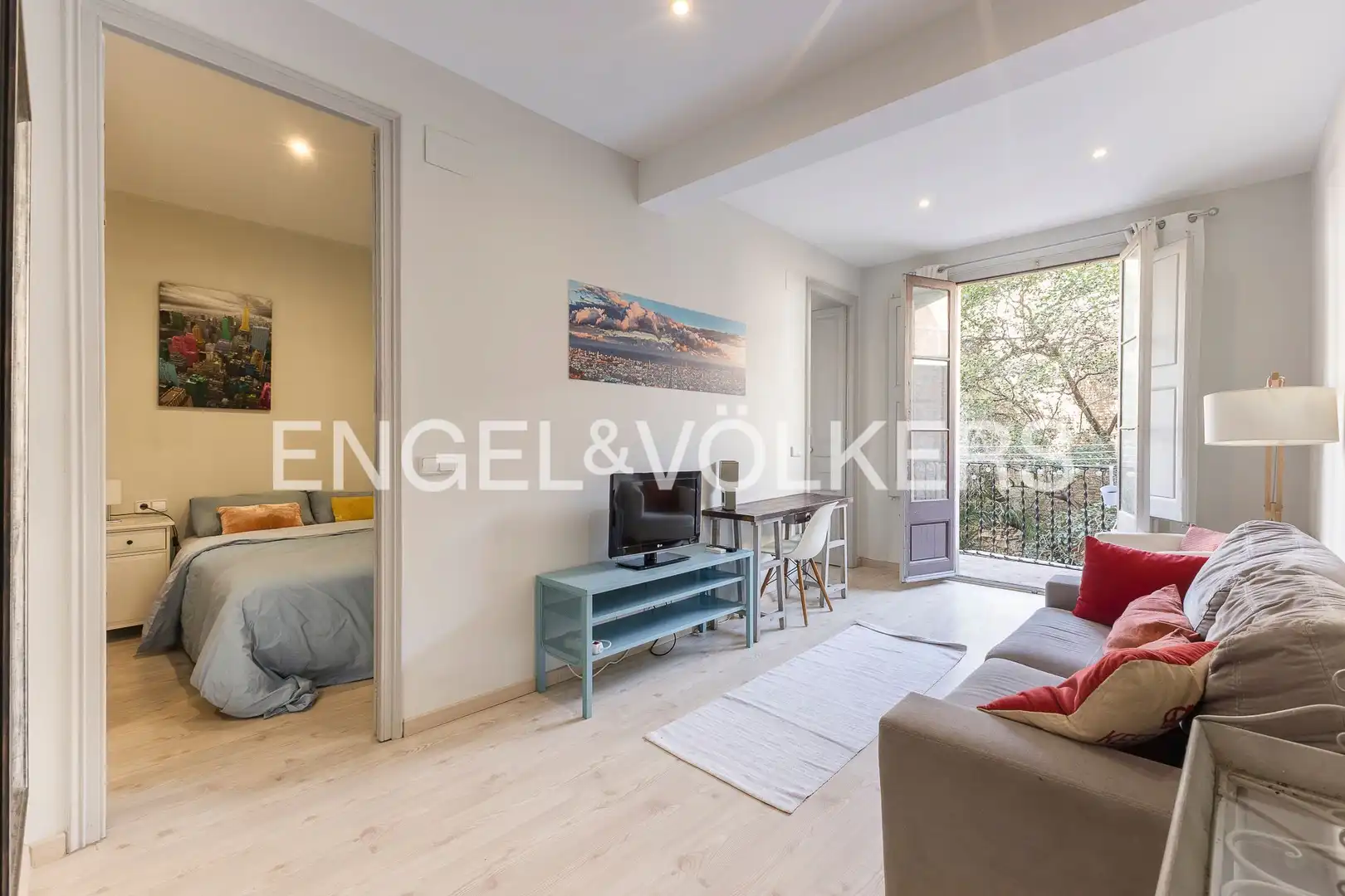 Living room of Flat for rent in Barcelona  with Air Conditioner, Heating and Parquet flooring
