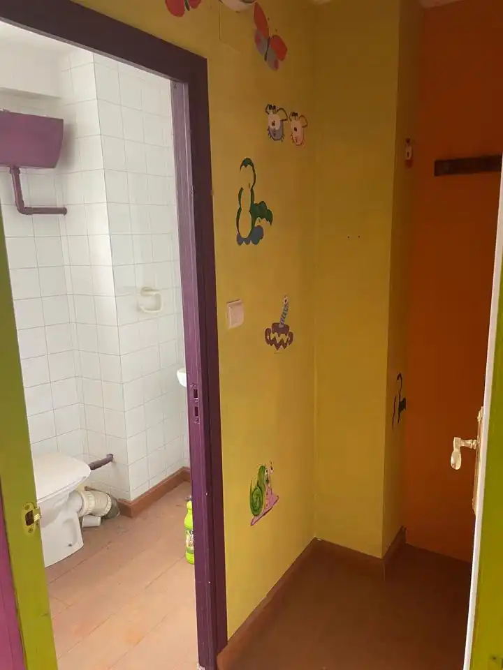 Bathroom of Commercial properties for sale in Torrelavega 