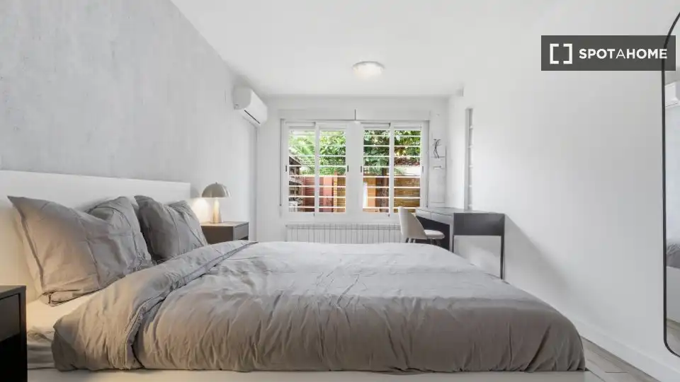 Room in Tres Olivos - Valverde