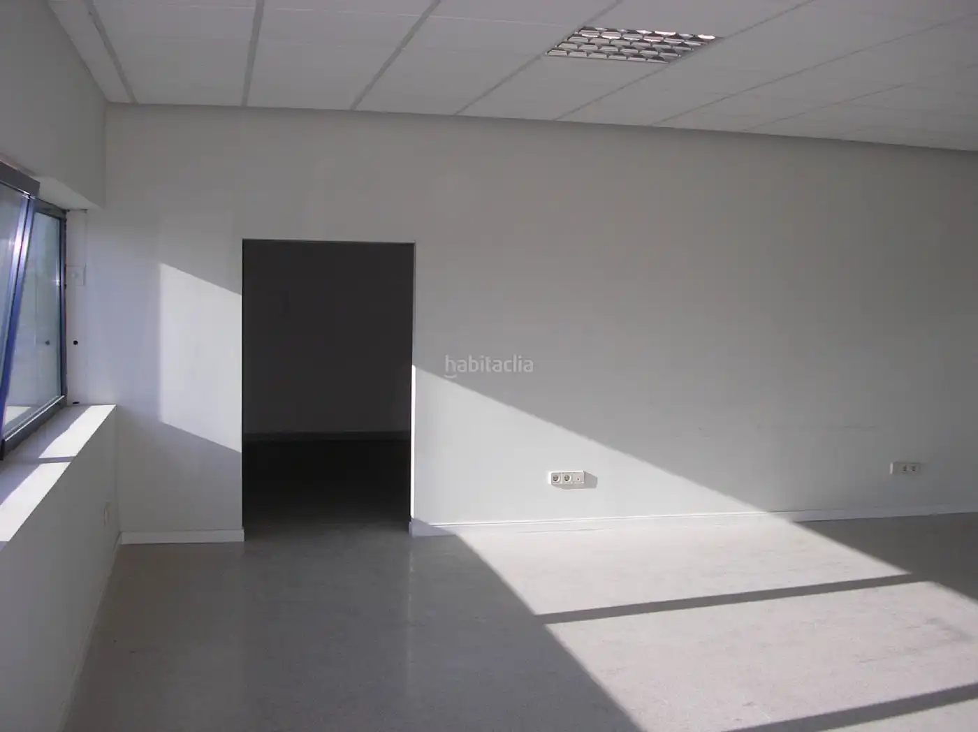 Bureau avec ascenseur à louer à Carrer de Salt 21