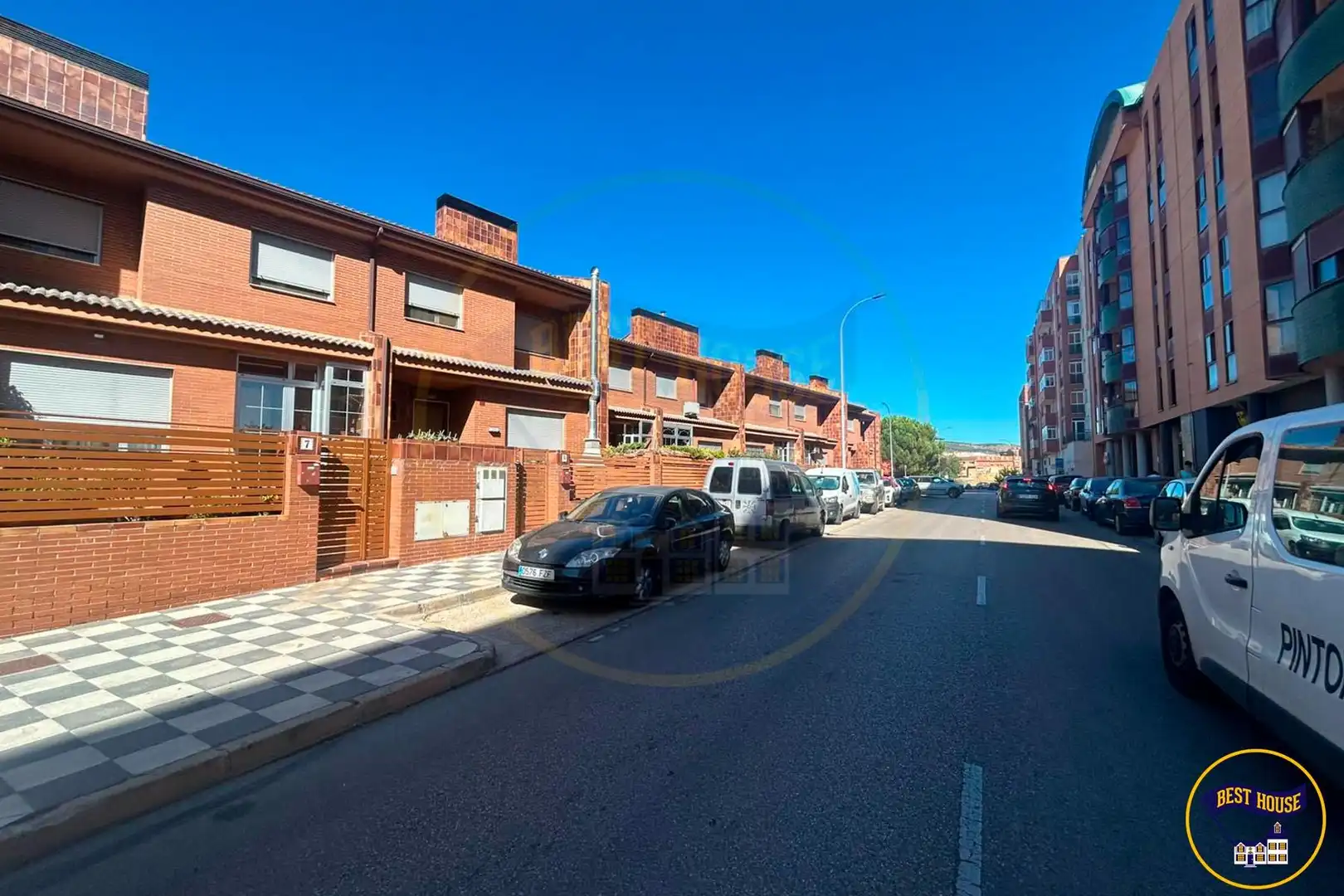 Vista exterior de Local en venta en Cuenca