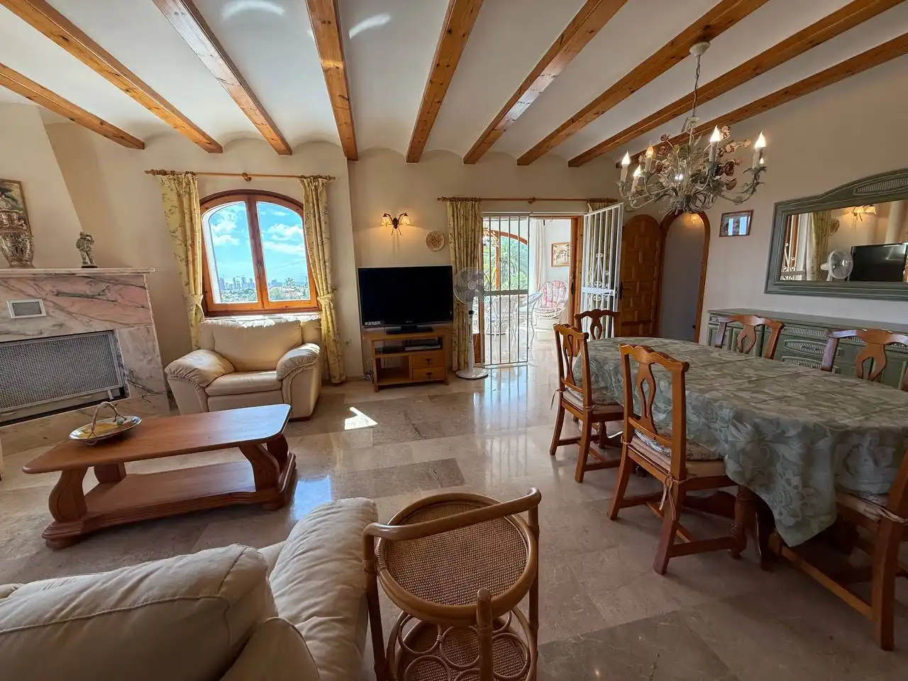 Villa con piscina in vendita a Cometa, imagen 4
