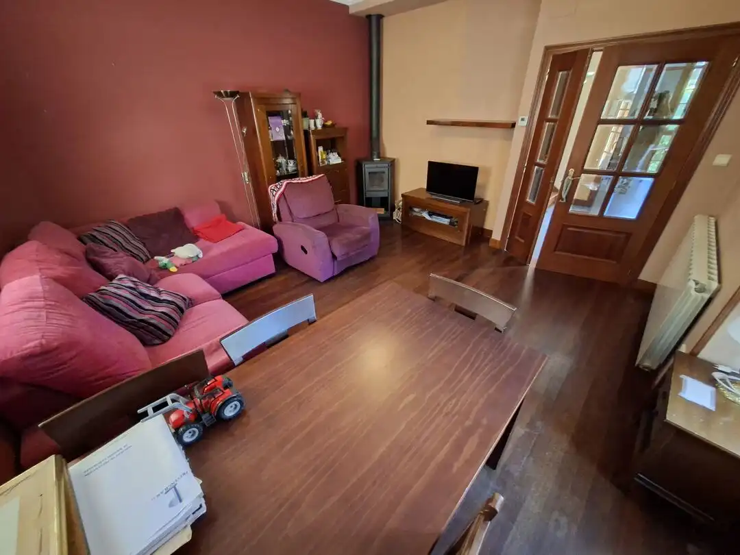 Sala de estar de Casa adosada en venta en Markina-Xemein con Calefacción, Jardín privado y Amueblado