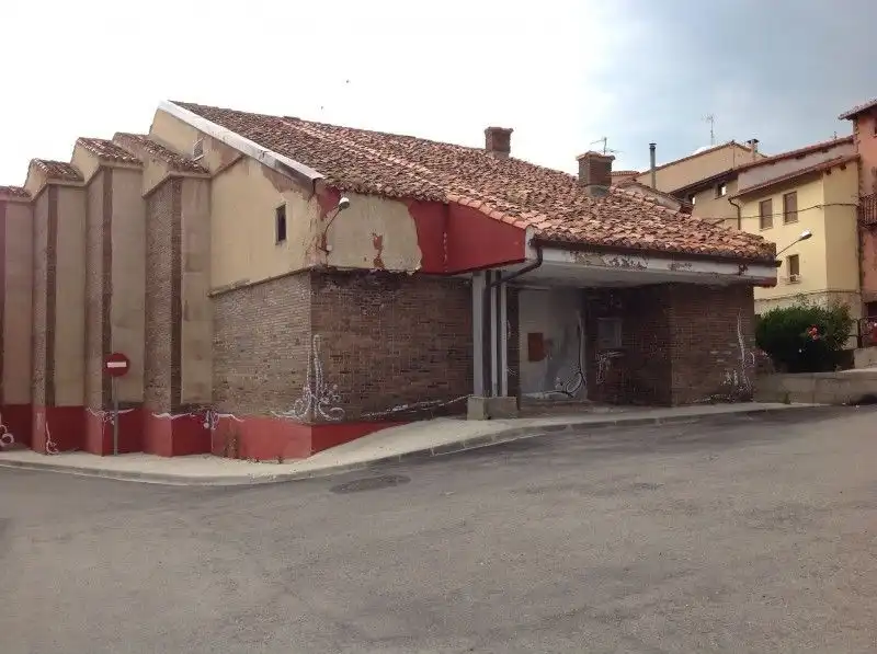 Local comercial en venda a Pradoluengo