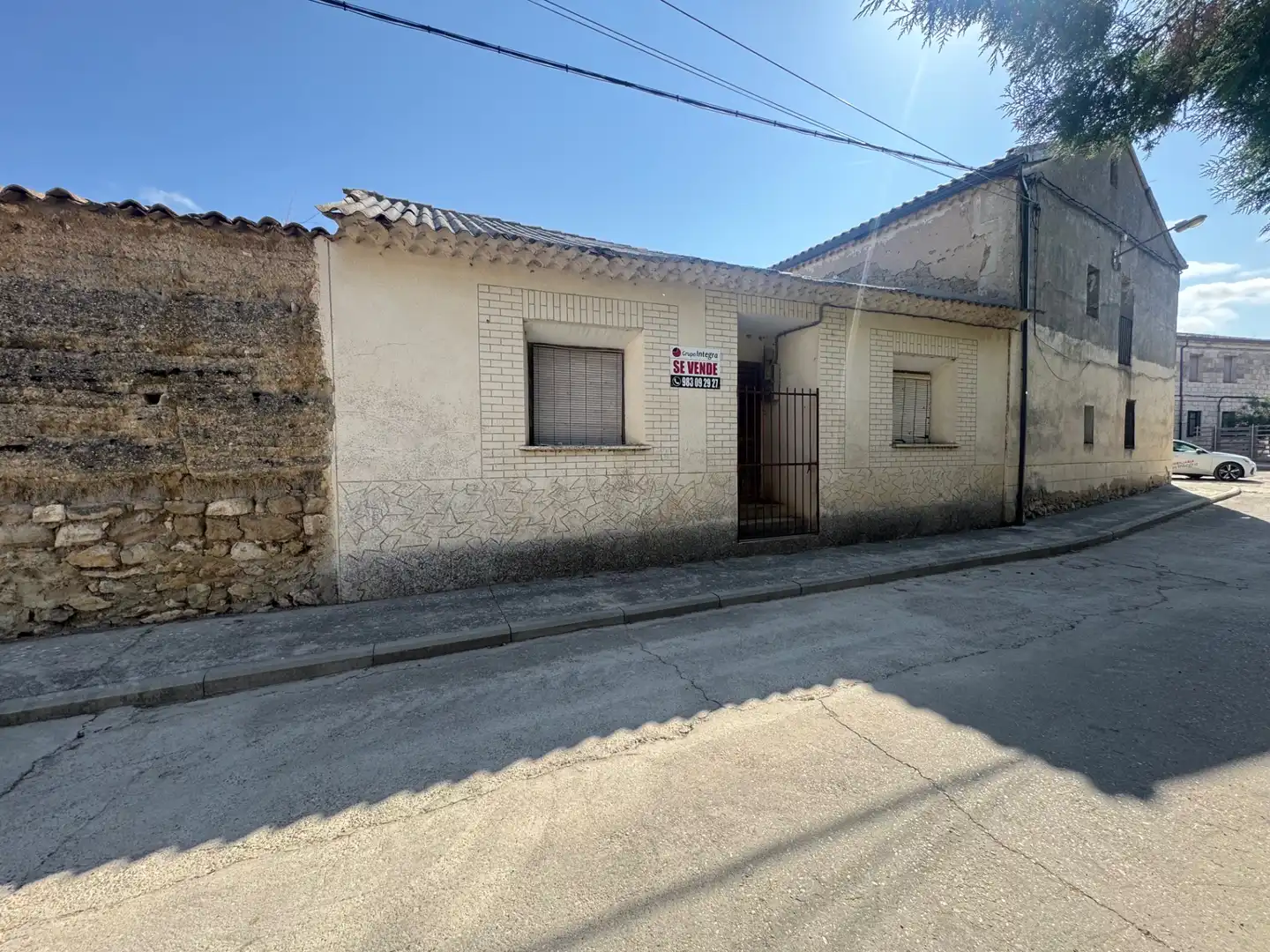 Vista exterior de Finca rústica en venda en Olmos de Esgueva amb Jardí privat i Traster