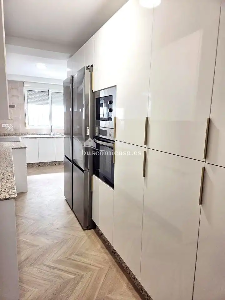 Cuina de Pis per a compartir en Jaén amb Aire condicionat, Calefacció i Parquet