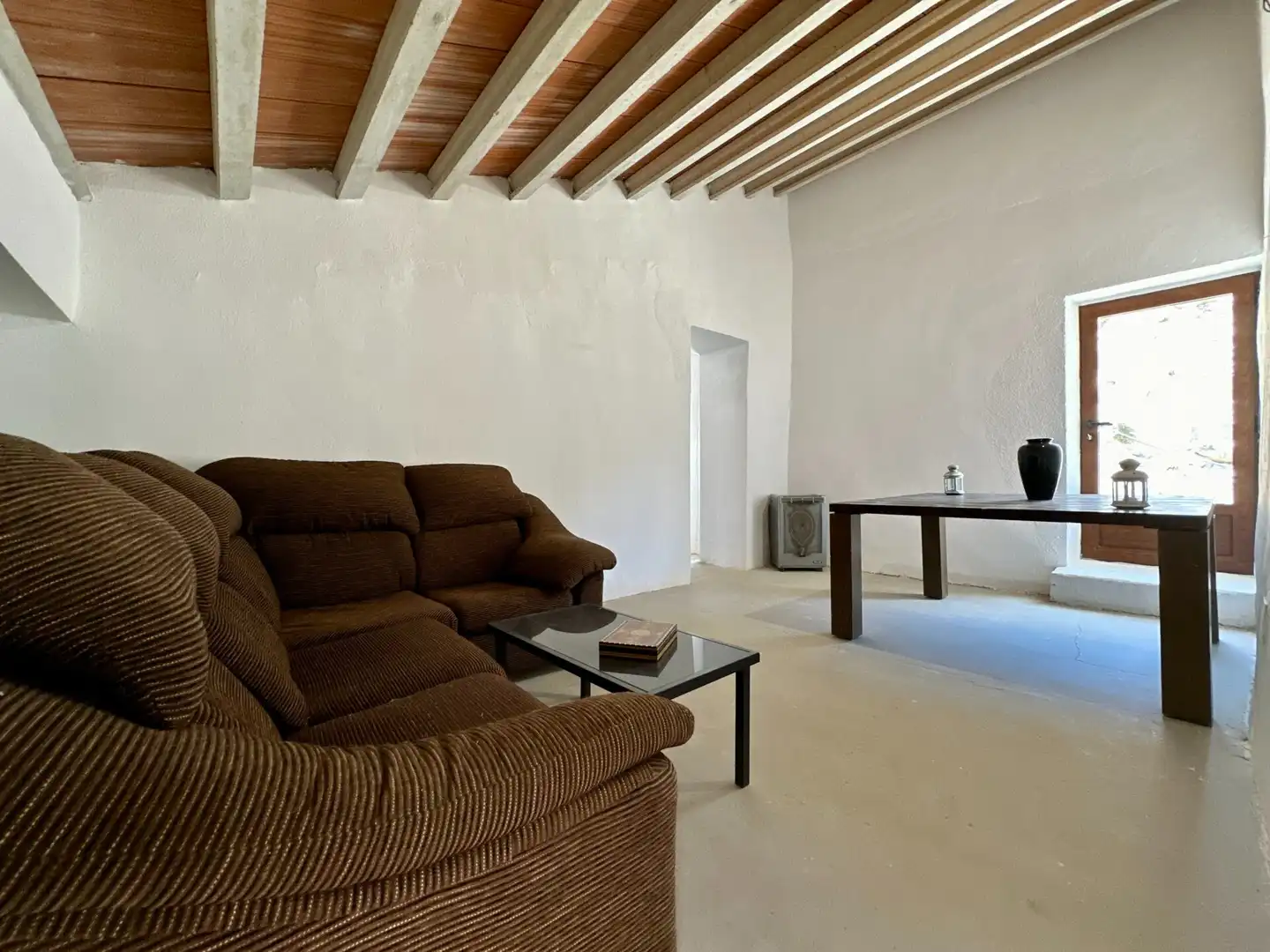 Sala d'estar de Finca rústica en venda en Sierro amb Aire condicionat, Calefacció i Jardí privat