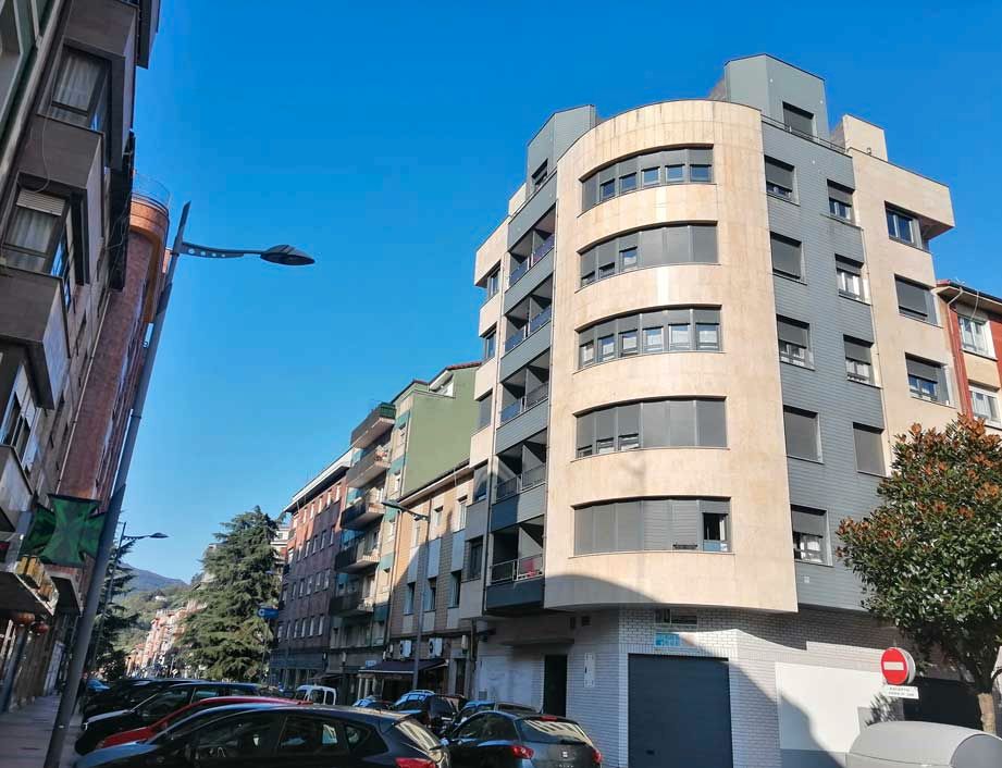 Vista exterior de Dúplex en venda en Mieres (Asturias) amb Calefacció, Parquet i Terrassa