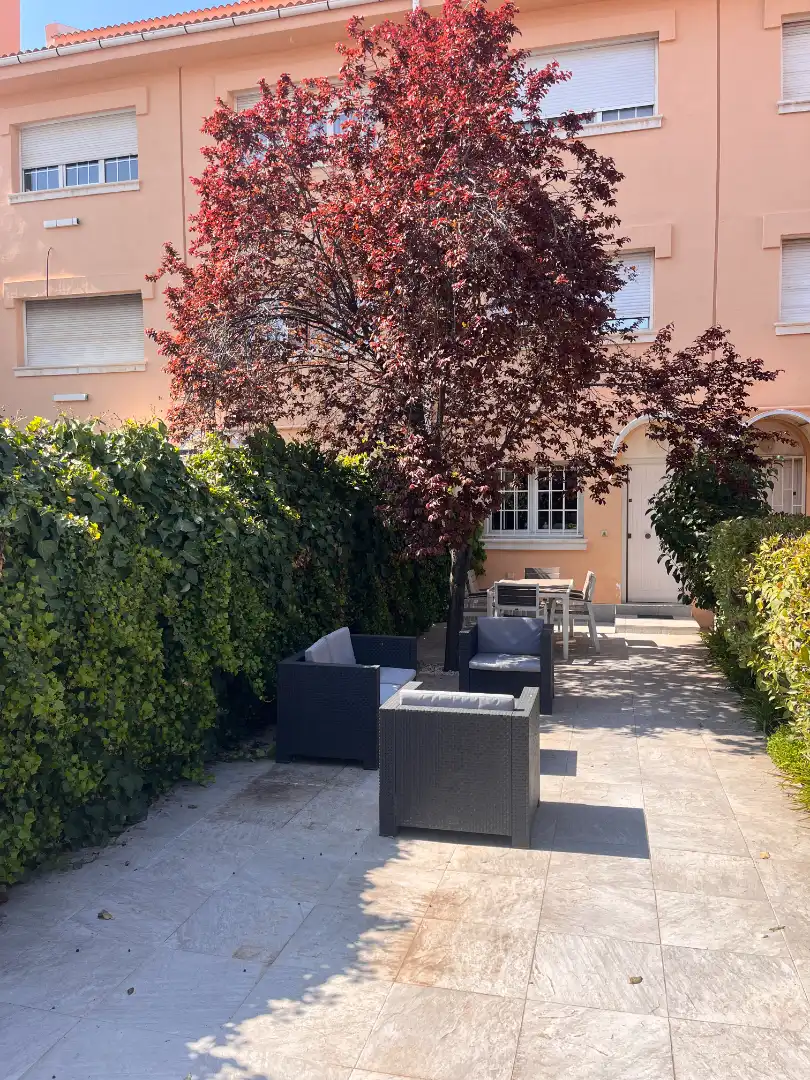 Terrassa de Casa o xalet per a compartir en Madrid amb Aire condicionat, Calefacció i Jardí privat