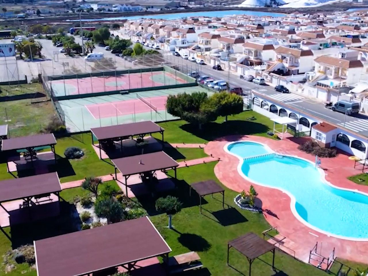 Piscina de Casa o xalet en venda en Torrevieja amb Aire condicionat, Calefacció i Terrassa