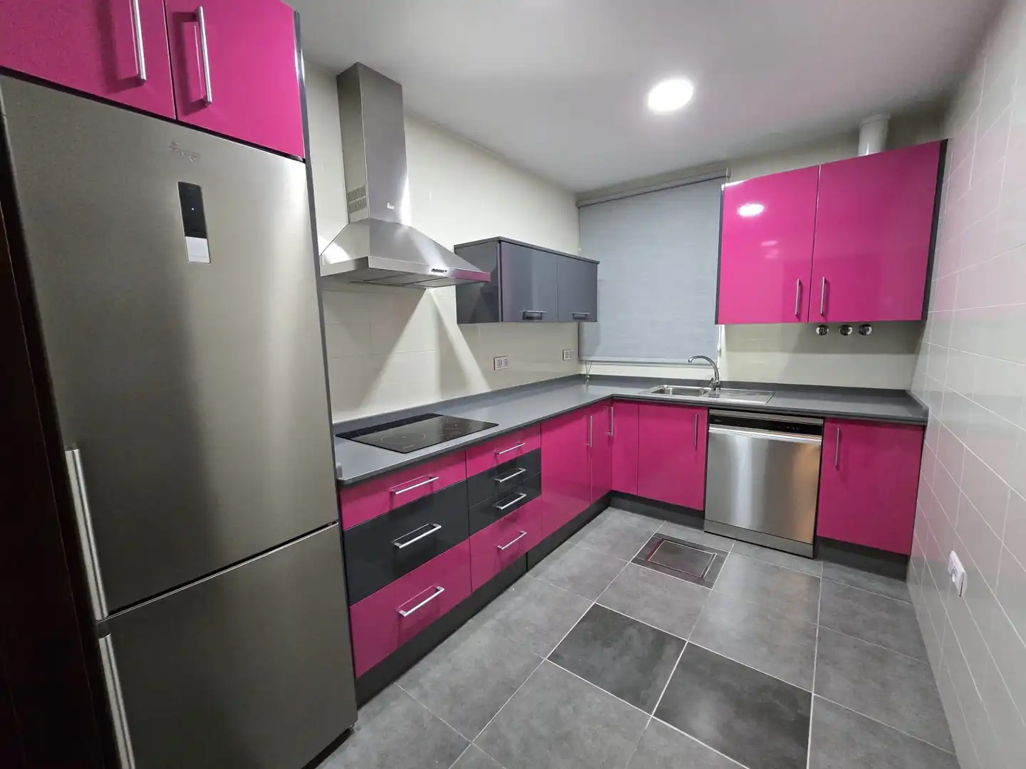 Cocina de Piso de alquiler en Sanlúcar la Mayor con Aire acondicionado, Amueblado y TV