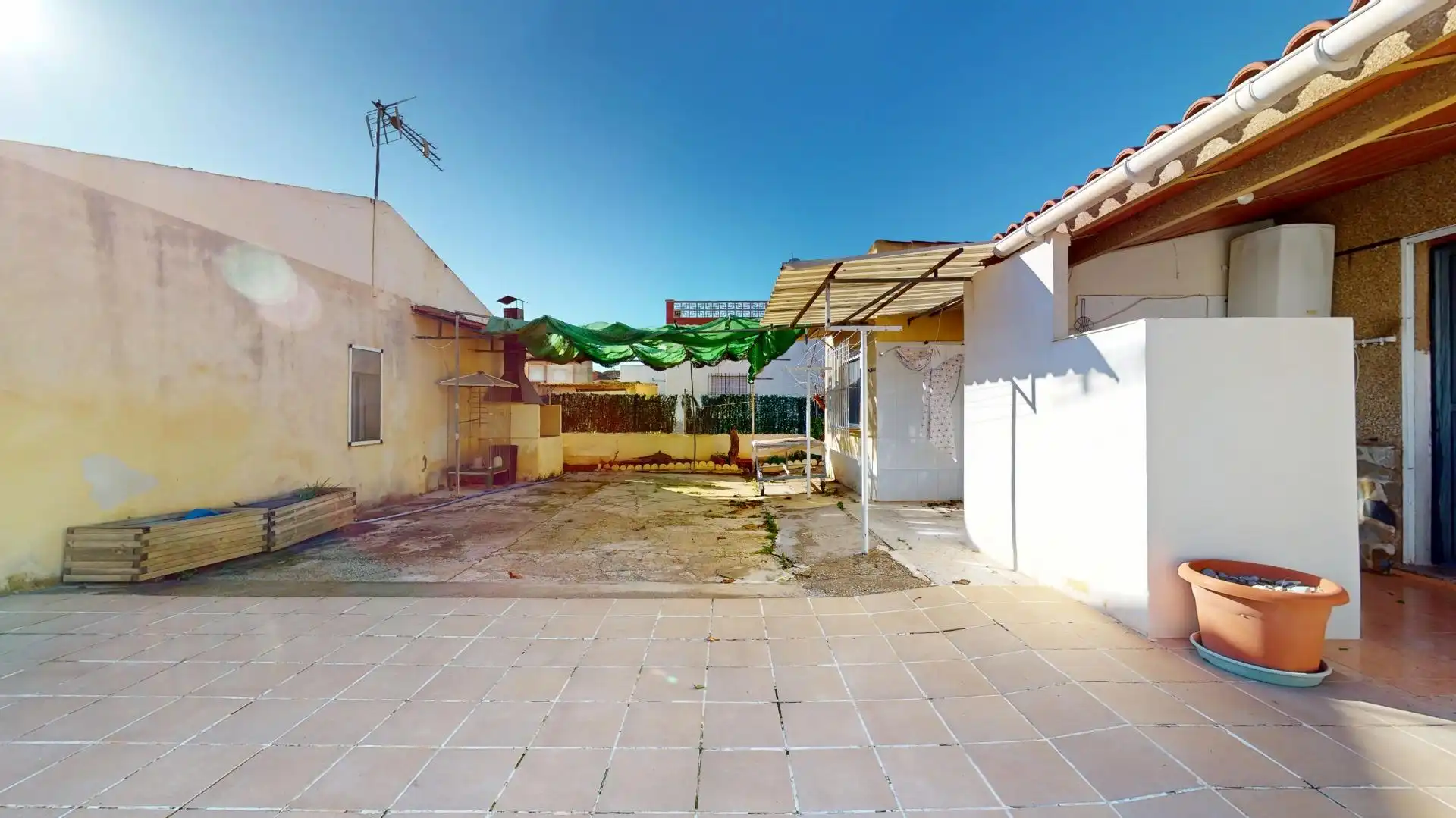 Vista exterior de Casa o xalet en venda en Cartagena amb Jardí privat, Terrassa i Piscina