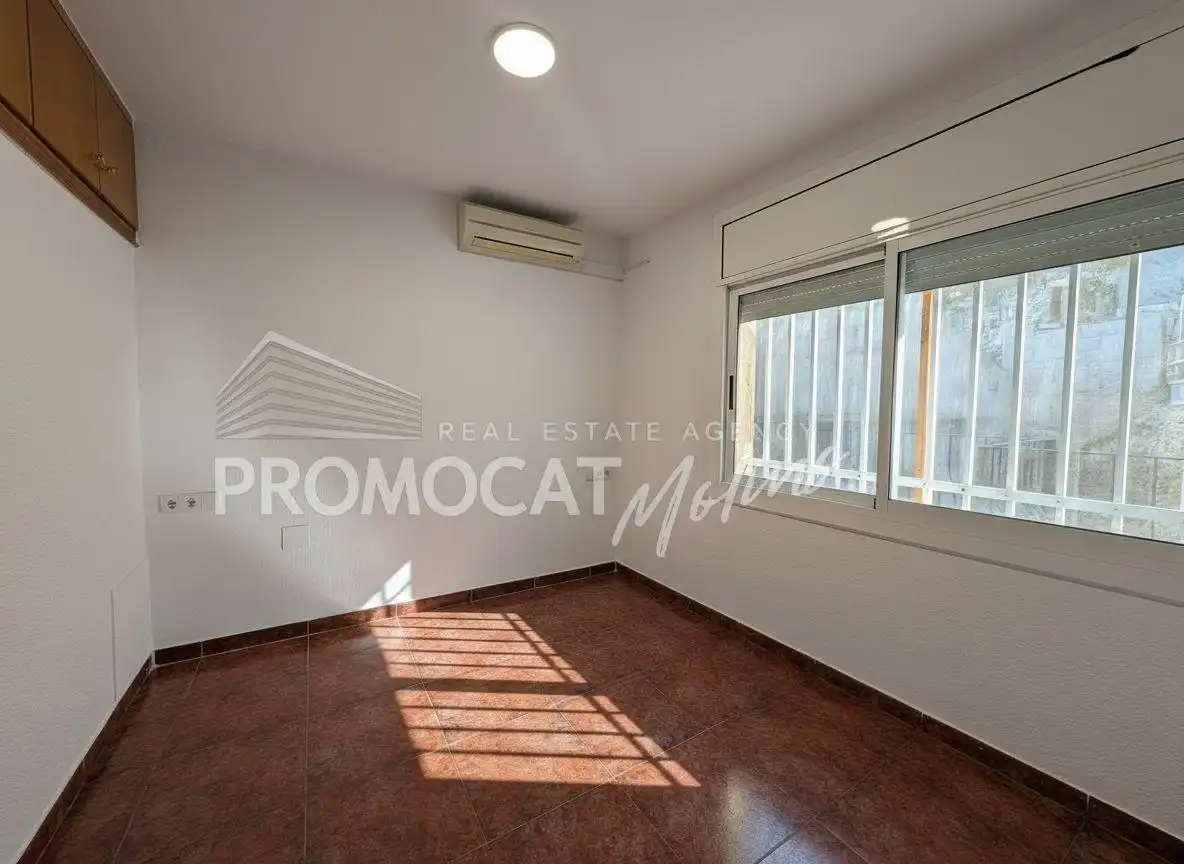 Habitación de Piso en venta en Molins de Rei con Aire acondicionado, Jardín privado y Terraza