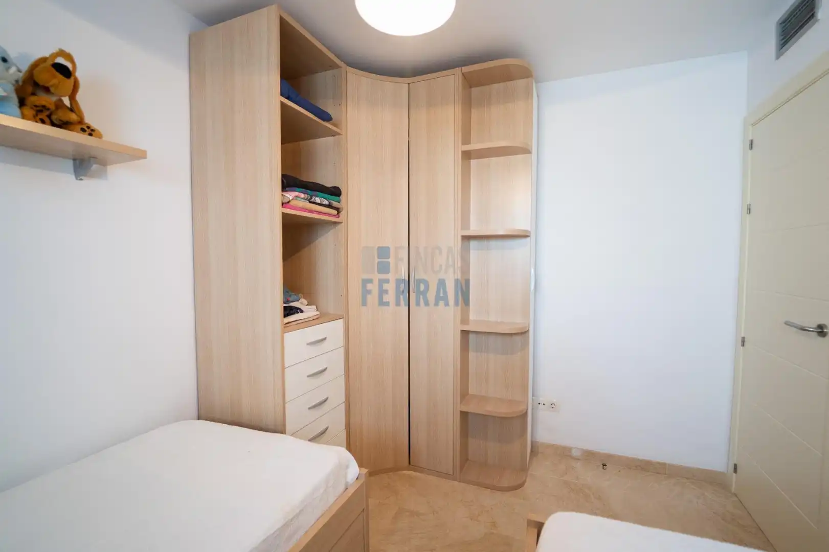 Schlafzimmer von Dachboden zum Verkauf in El Vendrell mit Klimaanlage, Terrasse und Abstellraum