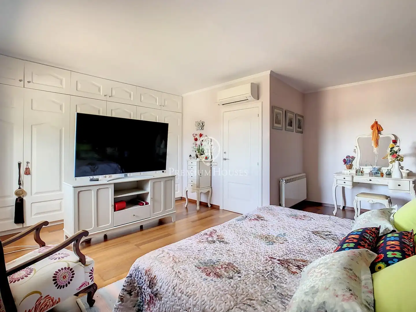Habitación de Casa o chalet en venta en Badalona con Aire acondicionado, Calefacción y Jardín privado