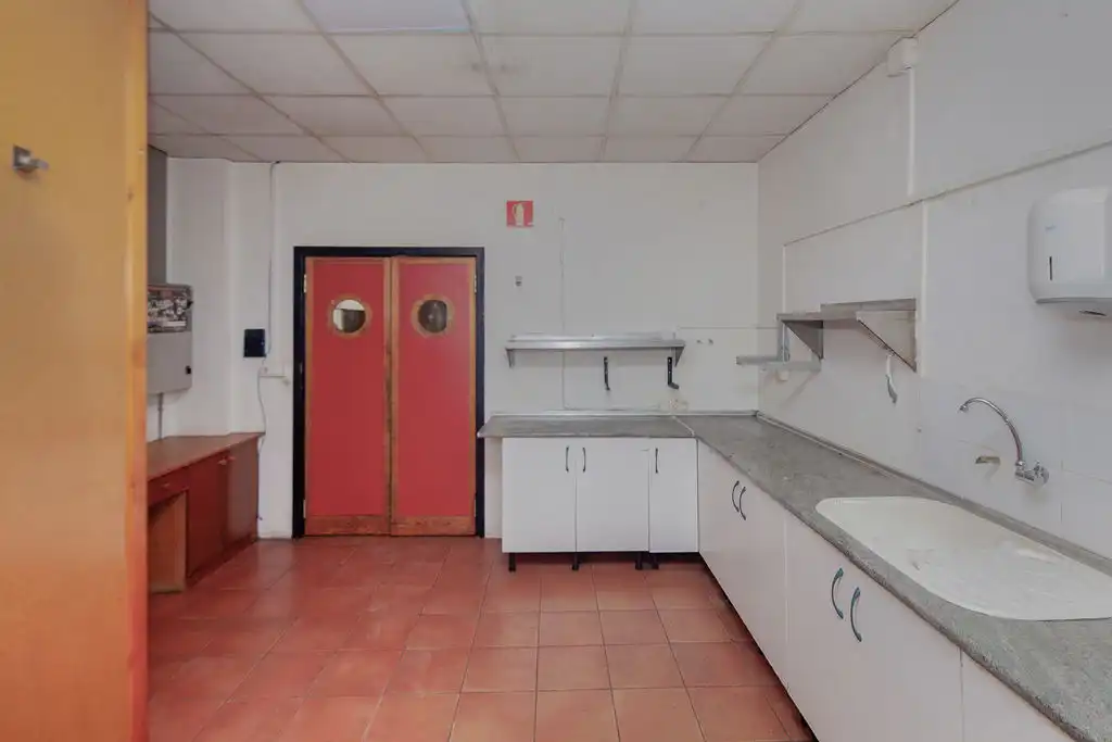 Business premises for sale in C/ Lluis Santangel, imagen 9