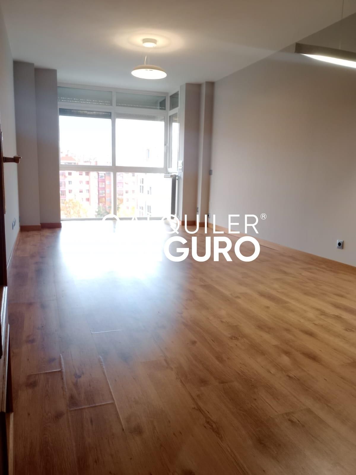 Dormitori de Pis de lloguer en  Madrid Capital amb Aire condicionat, Calefacció i Traster