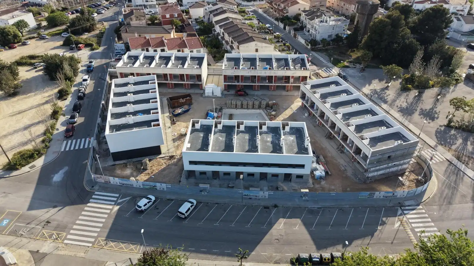 Außenansicht von Einfamilien-Reihenhaus zum Verkauf in El Vendrell mit Klimaanlage, Heizung und Privatgarten