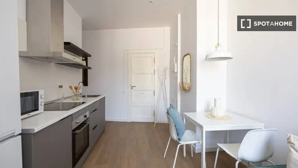 Cocina de Piso de alquiler en Barcelona con Aire acondicionado, Calefacción y Amueblado