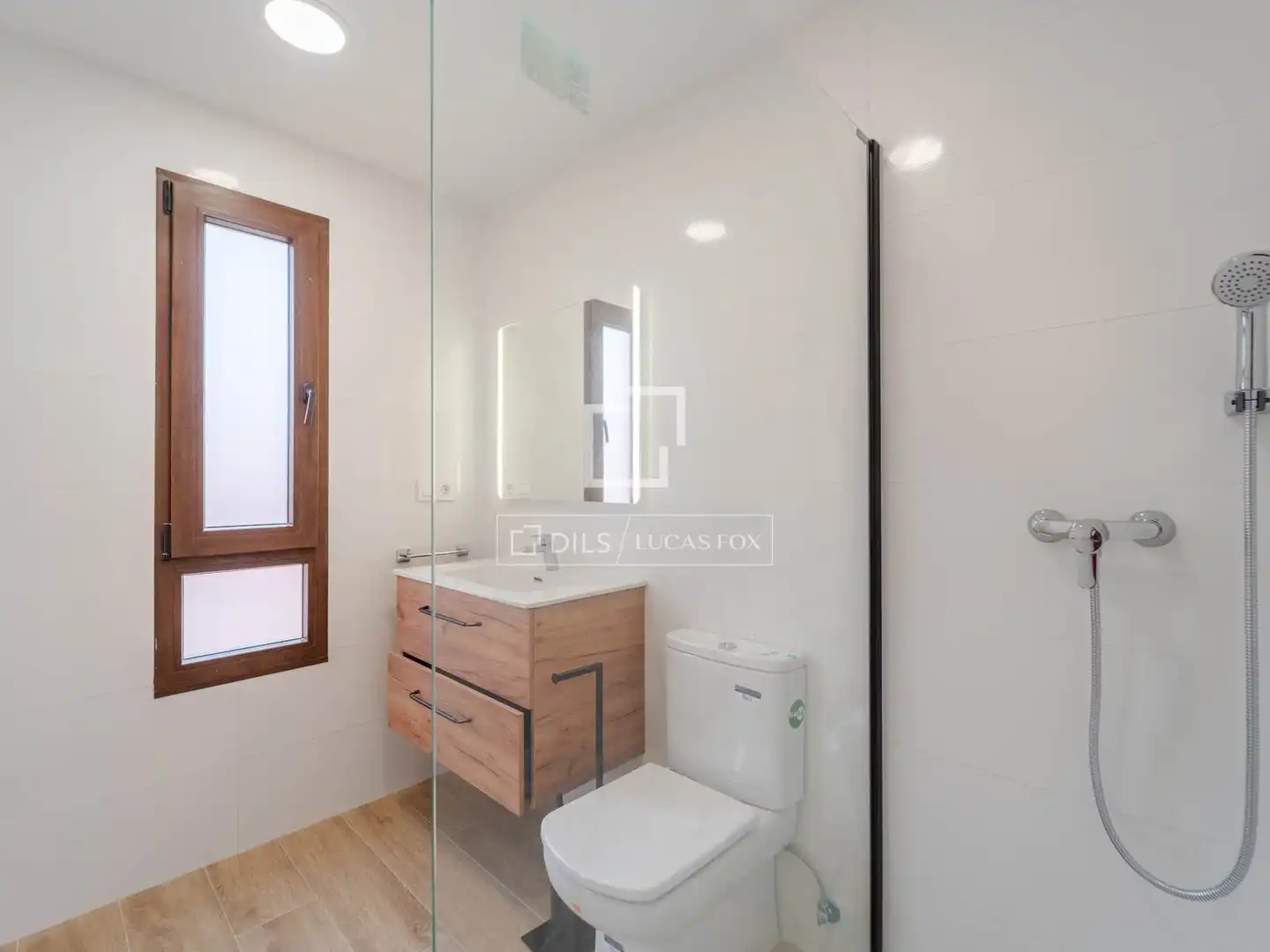 Bathroom of Houses for rent in L'Eliana  with Air Conditioner, Heating and Terrace