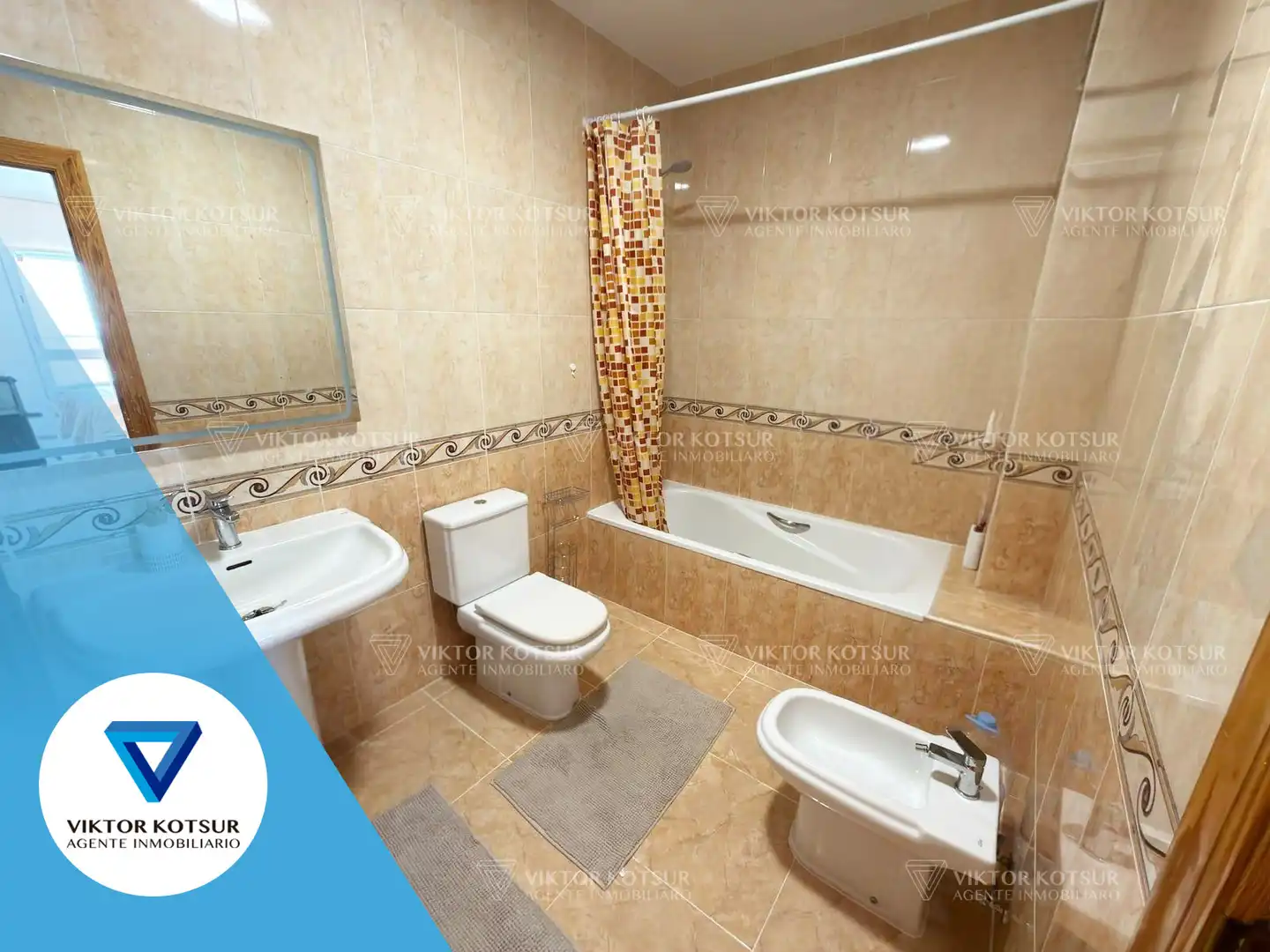 Badezimmer von Wohnung zum Verkauf in Roquetas de Mar mit Klimaanlage, Terrasse und Möbliert