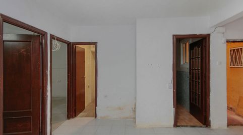 Foto 3 de Piso en venta en C/ Camprodon, Lloreda, Badalona