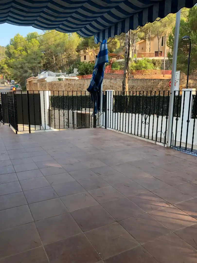 Terraza de Casa adosada en venta en Gilet con Calefacción, Jardín privado y Parquet