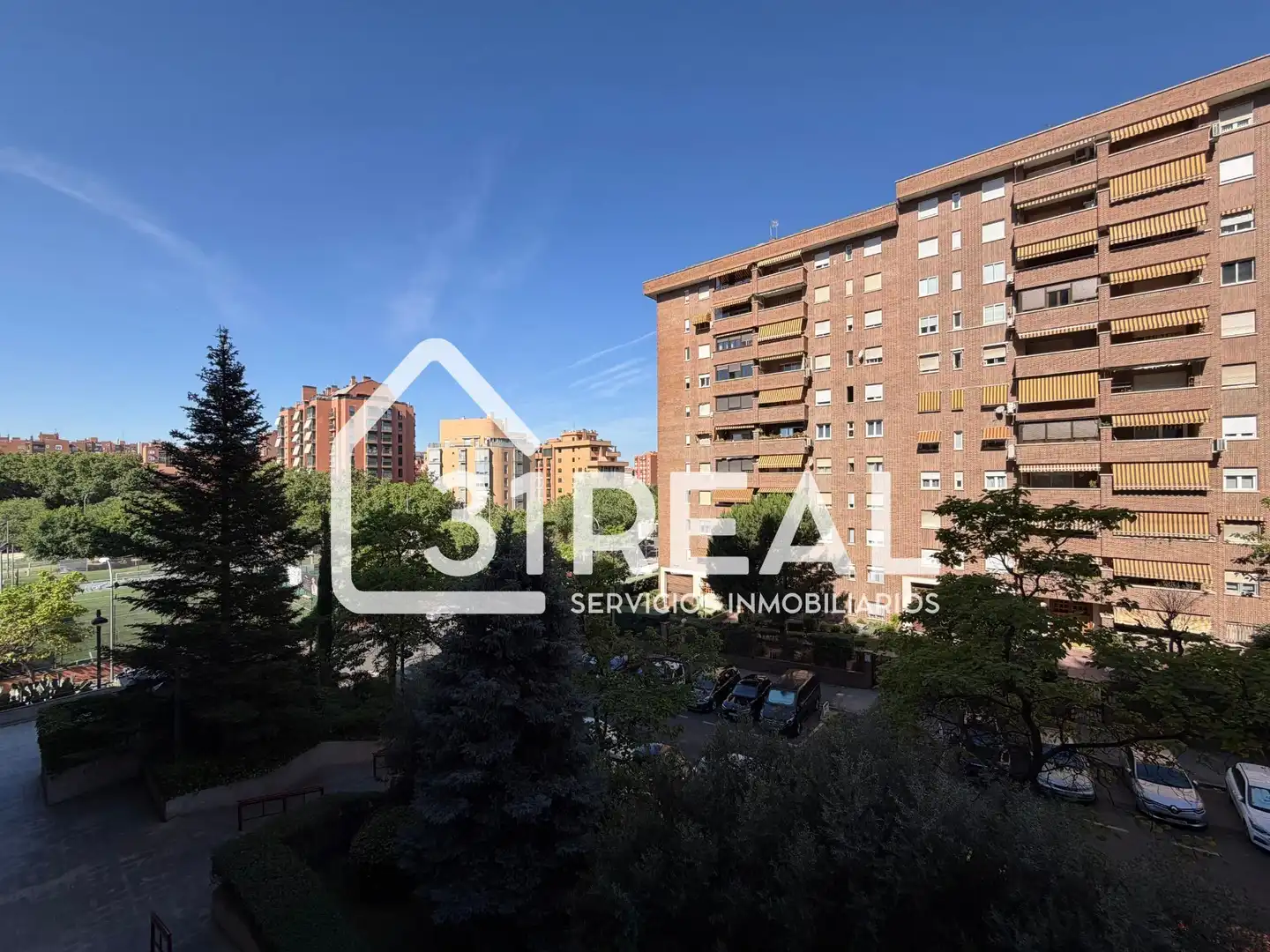 Vista exterior de Piso en venta en Madrid con Aire acondicionado, Calefacción y Jardín privado