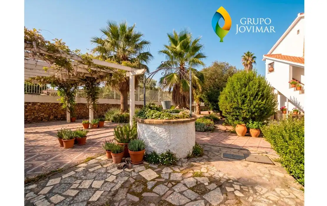 Jardín de Casa o chalet en venta en Guadix con Calefacción, Piscina y Amueblado