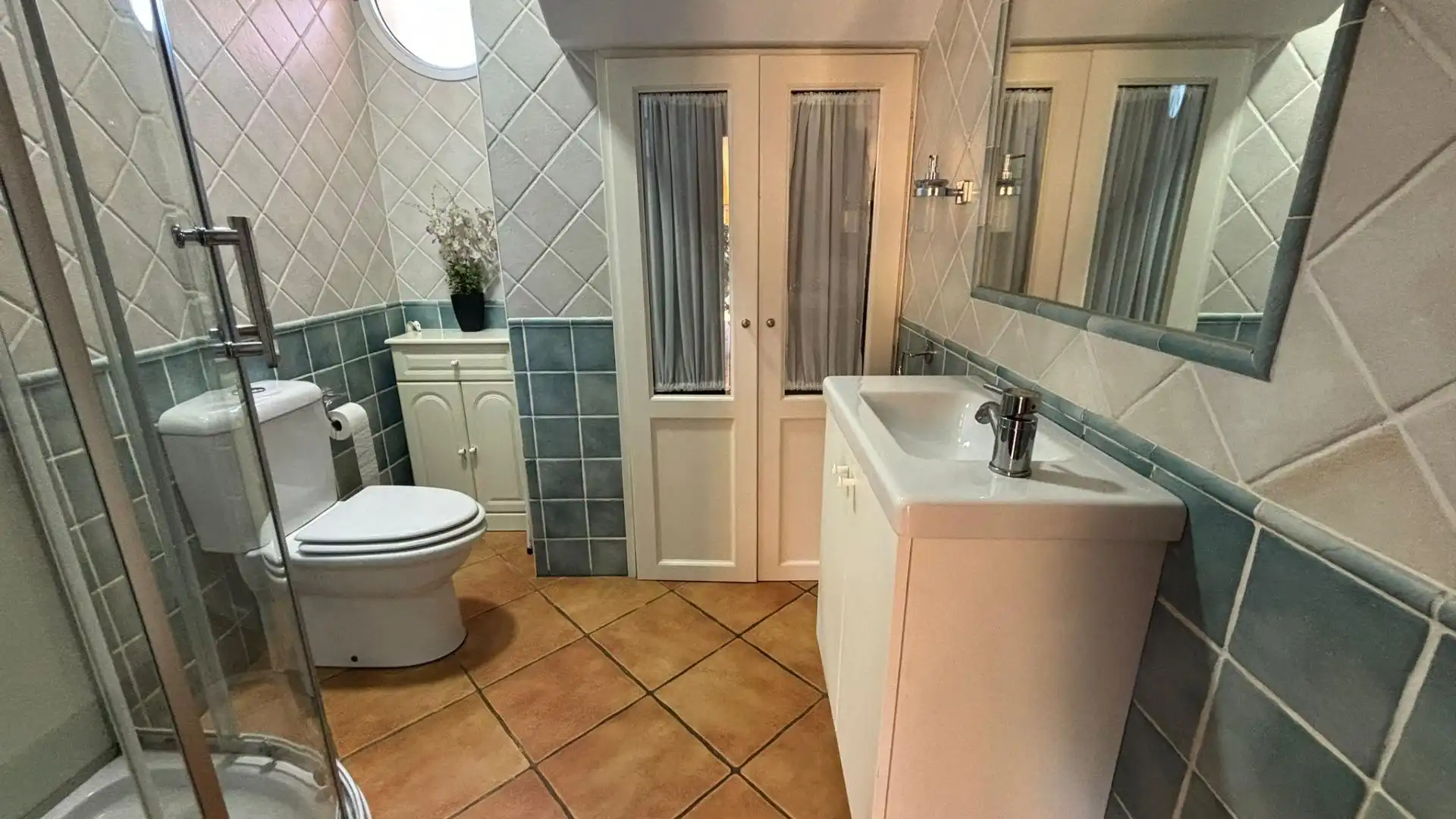 Bany de Casa o xalet en venda en Chiclana de la Frontera amb Aire condicionat, Jardí privat i Traster