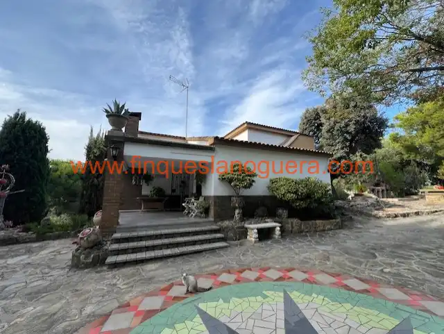 Vista exterior de Casa o chalet en venta en La Sentiu de Sió con Jardín privado, Terraza y Piscina