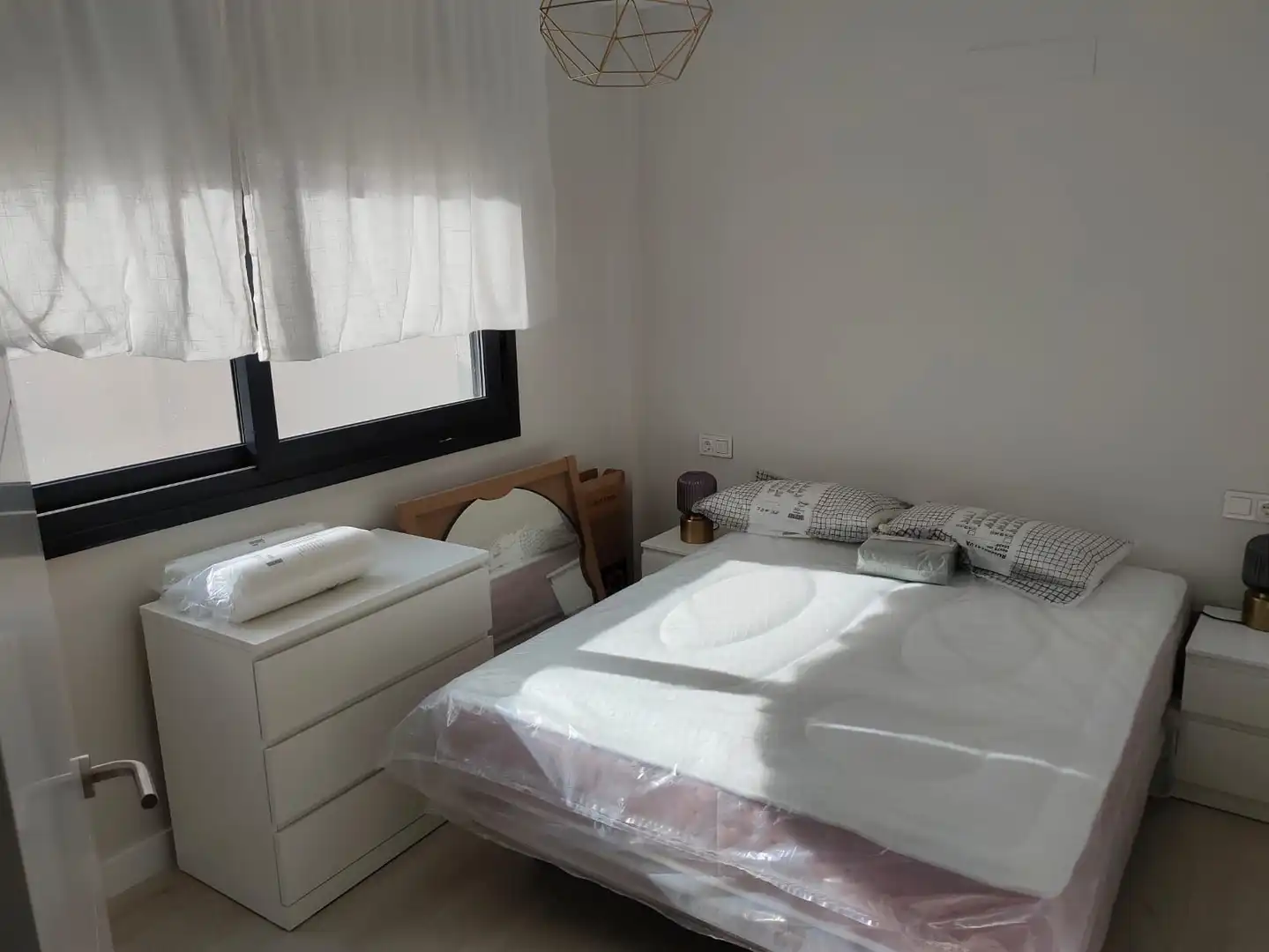 Habitación de Estudio de alquiler en Ceuta con Aire acondicionado, Amueblado y Lavadora