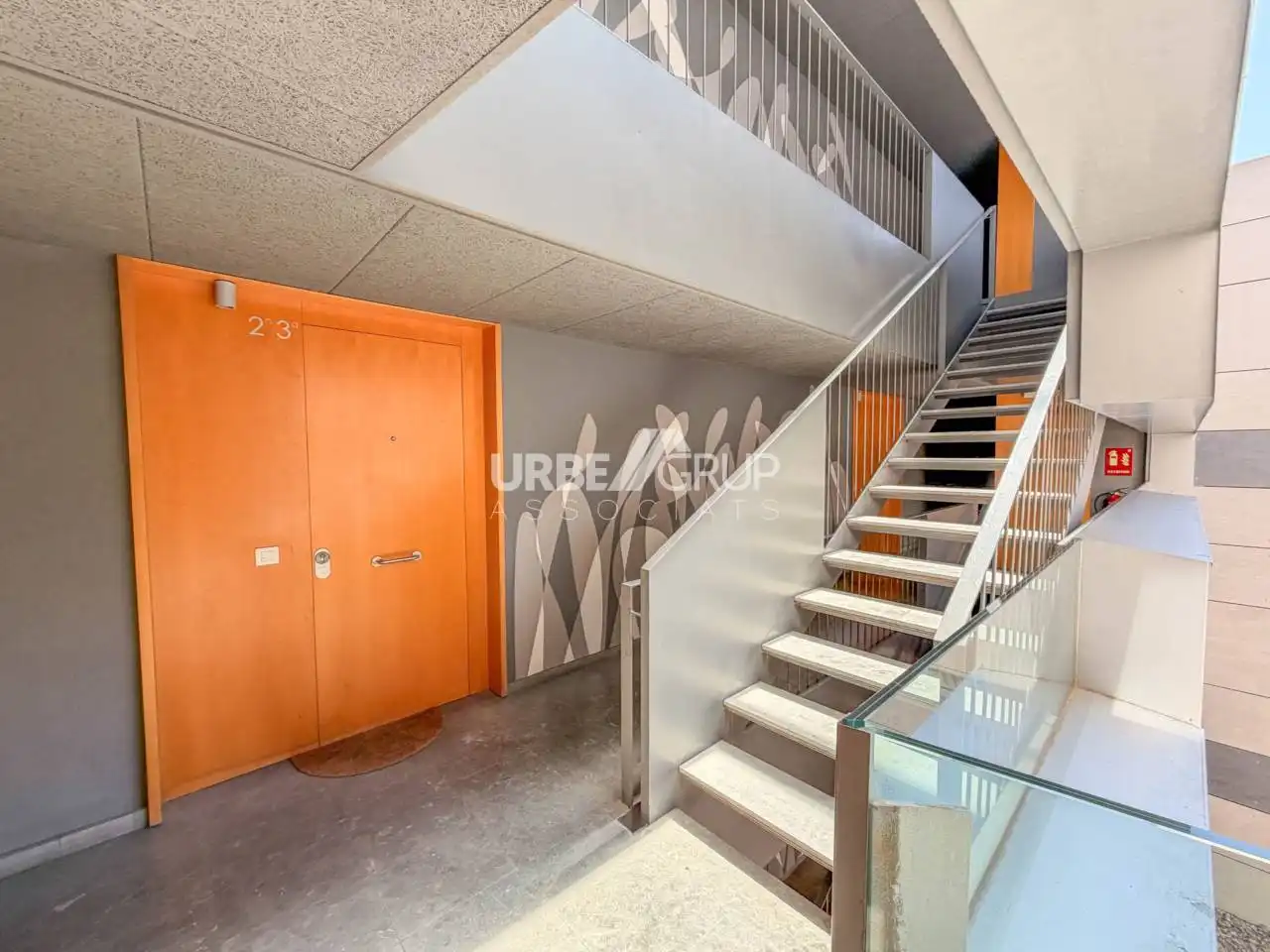 Wohnung zum Verkauf in Terrassa mit Klimaanlage, Heizung und Parkett