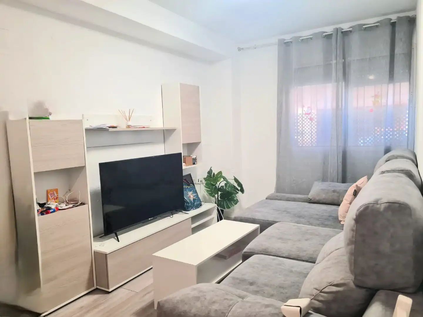 Living room of Flat for sale in Sevilla  with Air Conditioner