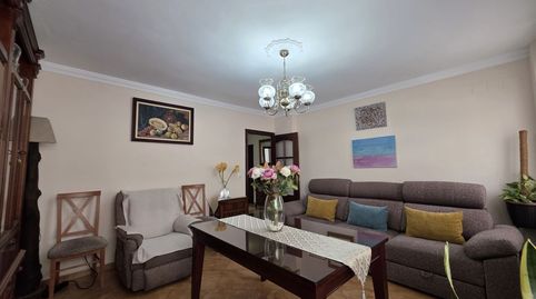 Foto 4 de Piso en venta en Velázquez, Carmona, Sevilla
