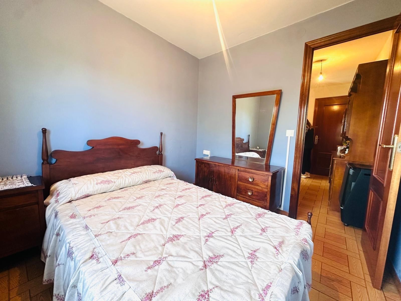 Dormitori de Casa o xalet en venda en Cabranes amb Jardí privat i Moblat