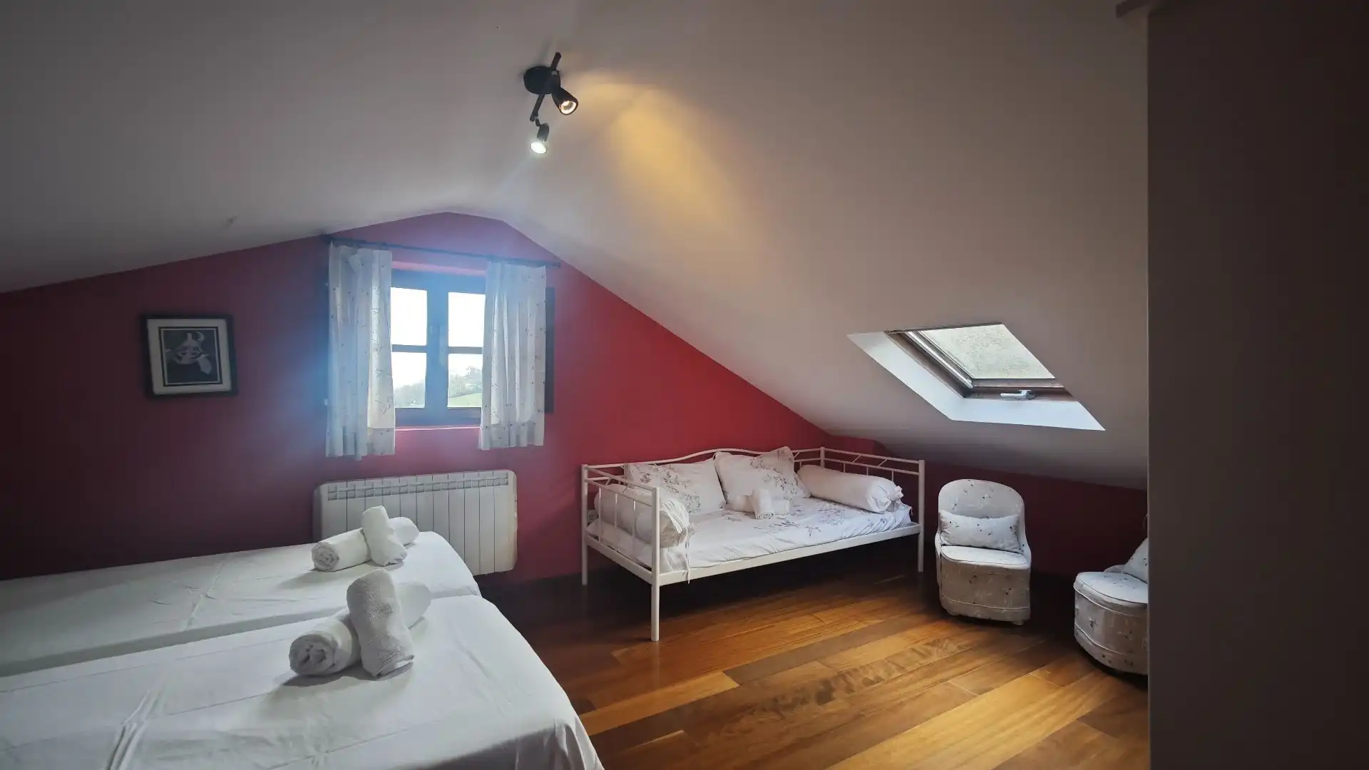 Habitación de Casa o chalet en venta en Llanes con Calefacción, Jardín privado y Terraza