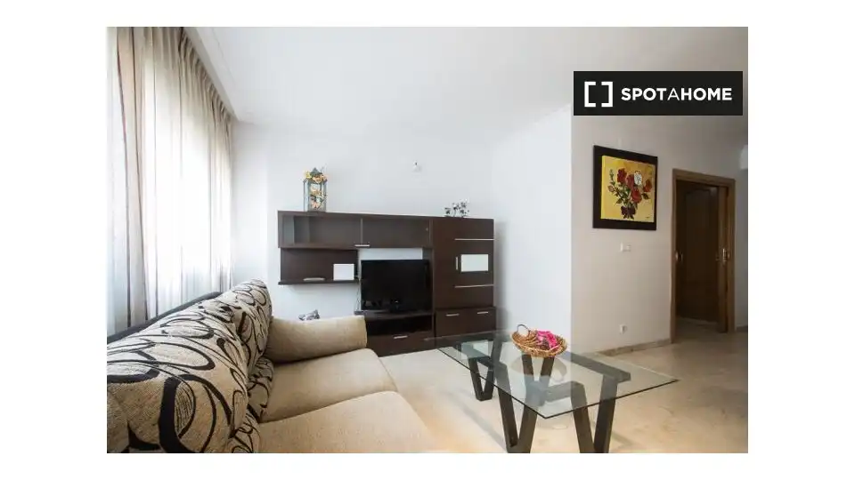 Room in Ensanche - Diputación