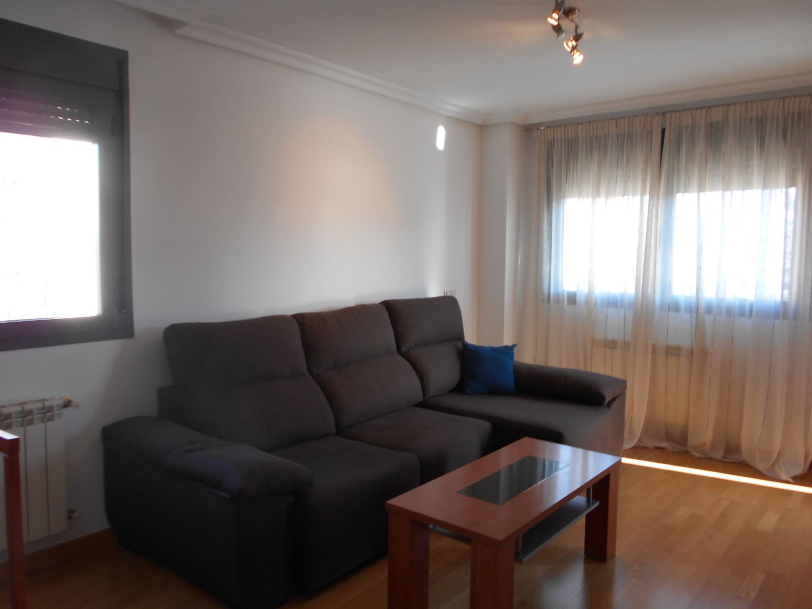 Sala d'estar de Apartament en venda en Ciudad Real Capital amb Aire condicionat, Calefacció i Parquet