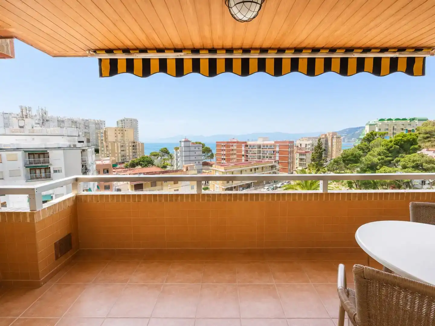 Terrasse von Wohnung zur Miete in Cullera mit Klimaanlage, Schwimmbad und Balkon