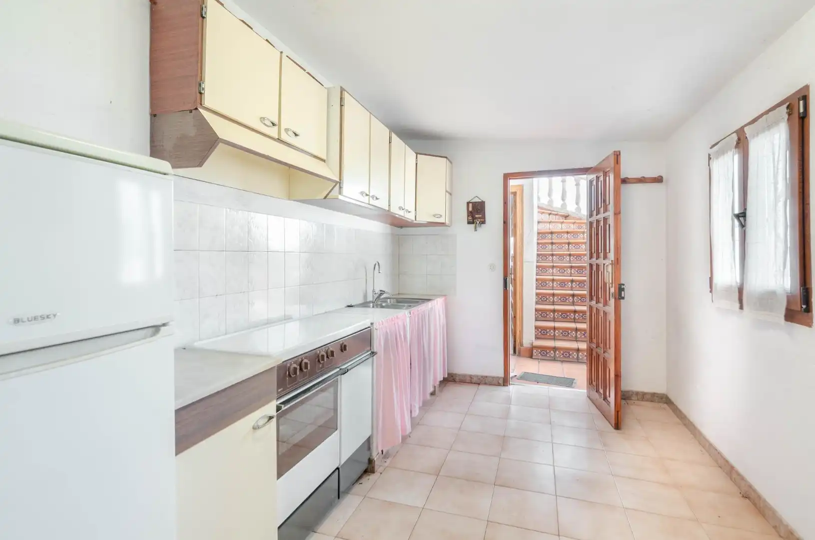 Cuina de Casa o xalet en venda en Gijón  amb Calefacció, Jardí privat i Terrassa