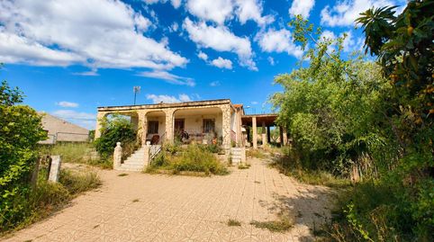 Chalet en venta en Lalcora, 4 dormitorios.