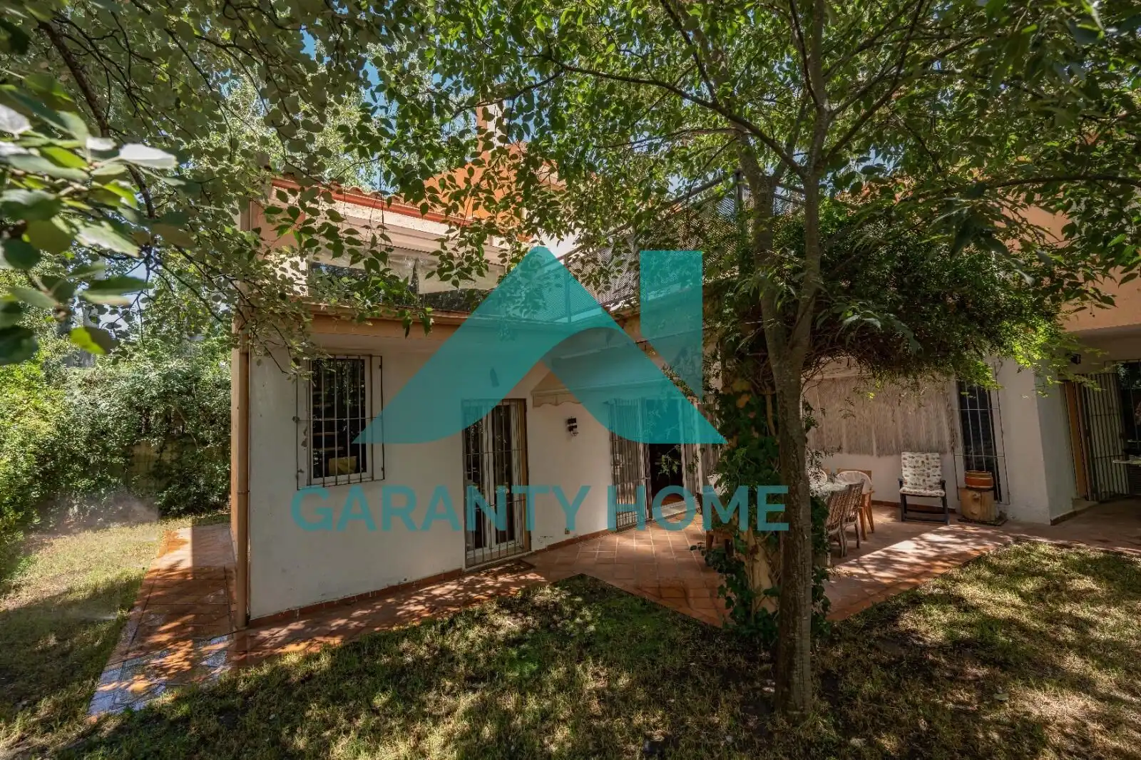 Vista exterior de Casa o xalet en venda en Cáceres amb Aire condicionat, Calefacció i Jardí privat