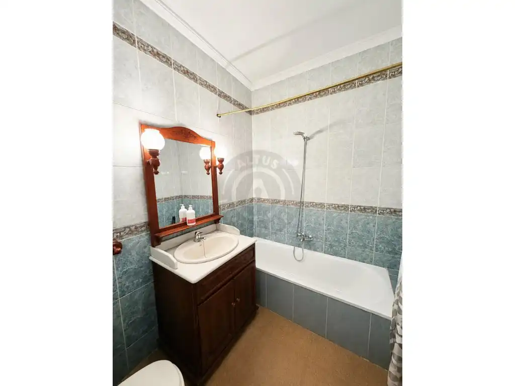 Bany de Casa o xalet de lloguer en Cáceres amb Aire condicionat i Moblat