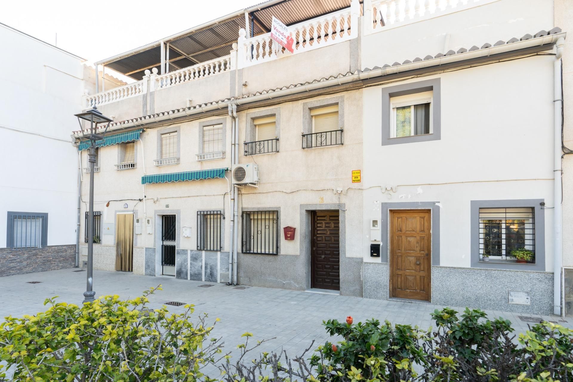 Vista exterior de Casa o xalet en venda en Motril amb Aire condicionat i Terrassa