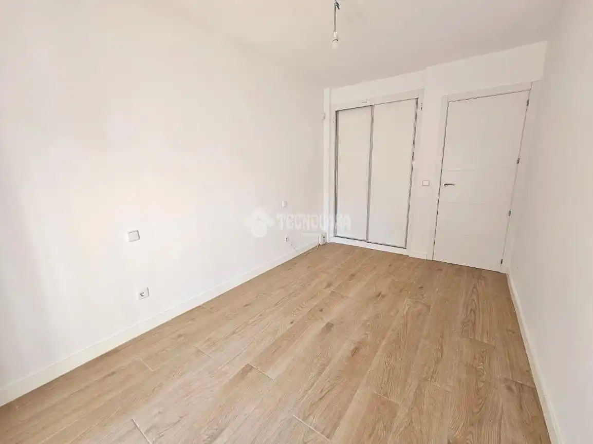 Habitación de Piso en venta en Madrid con Calefacción y Terraza
