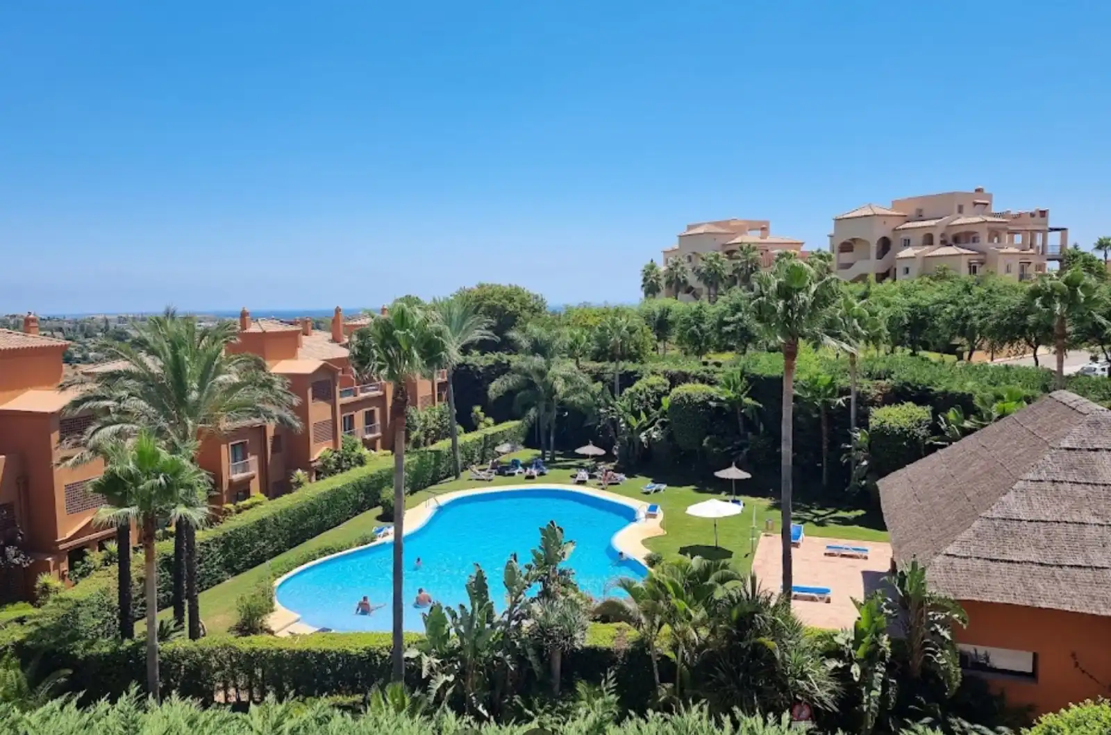 Jardín de Apartamento de alquiler en Estepona con Aire acondicionado, Calefacción y Jardín privado